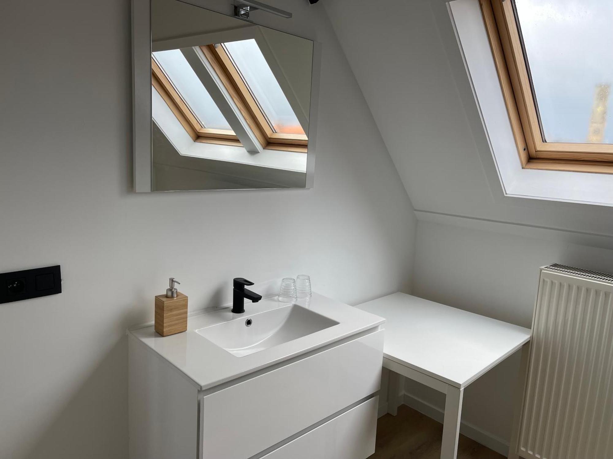D 28 2* Bruges